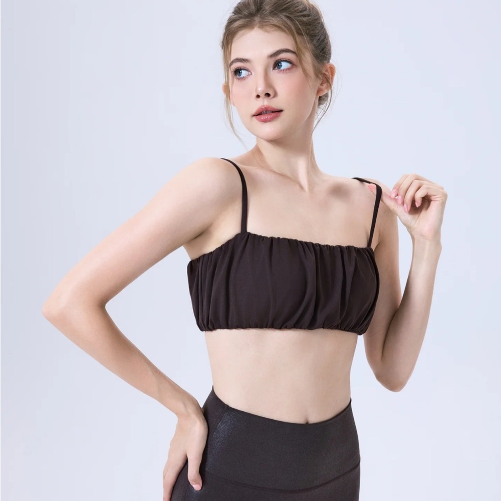Black sports bra
